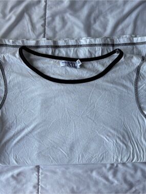 New York Laundry White Short Sleeve Tee with Black Trim